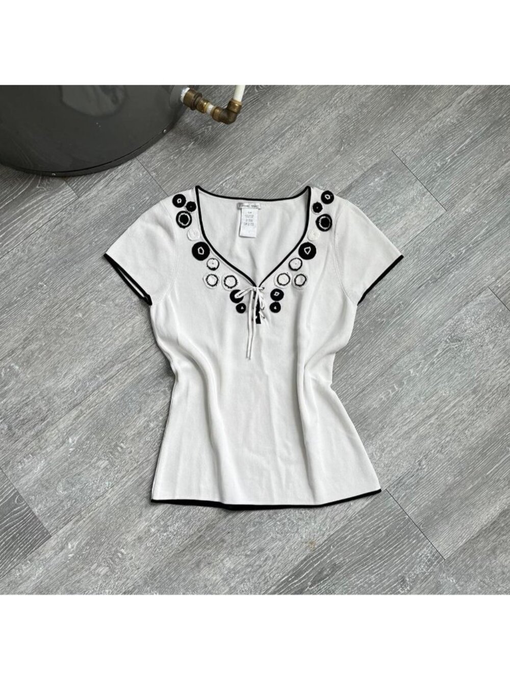 White / Black Vintage 90’s “Alison Sheri” Knit / Embroidered Retro Top / Shirt